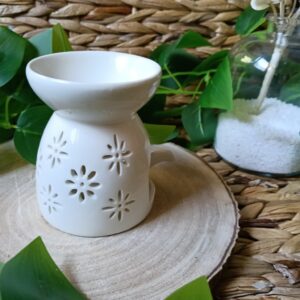 Quemador Esencias cerámica Blanca Floral con Cucharita