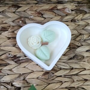 Vela Artesanal de soja natural Corazón Aroma de Jazmín